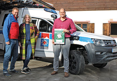 Donation to the Brannenburg mountain rescue service